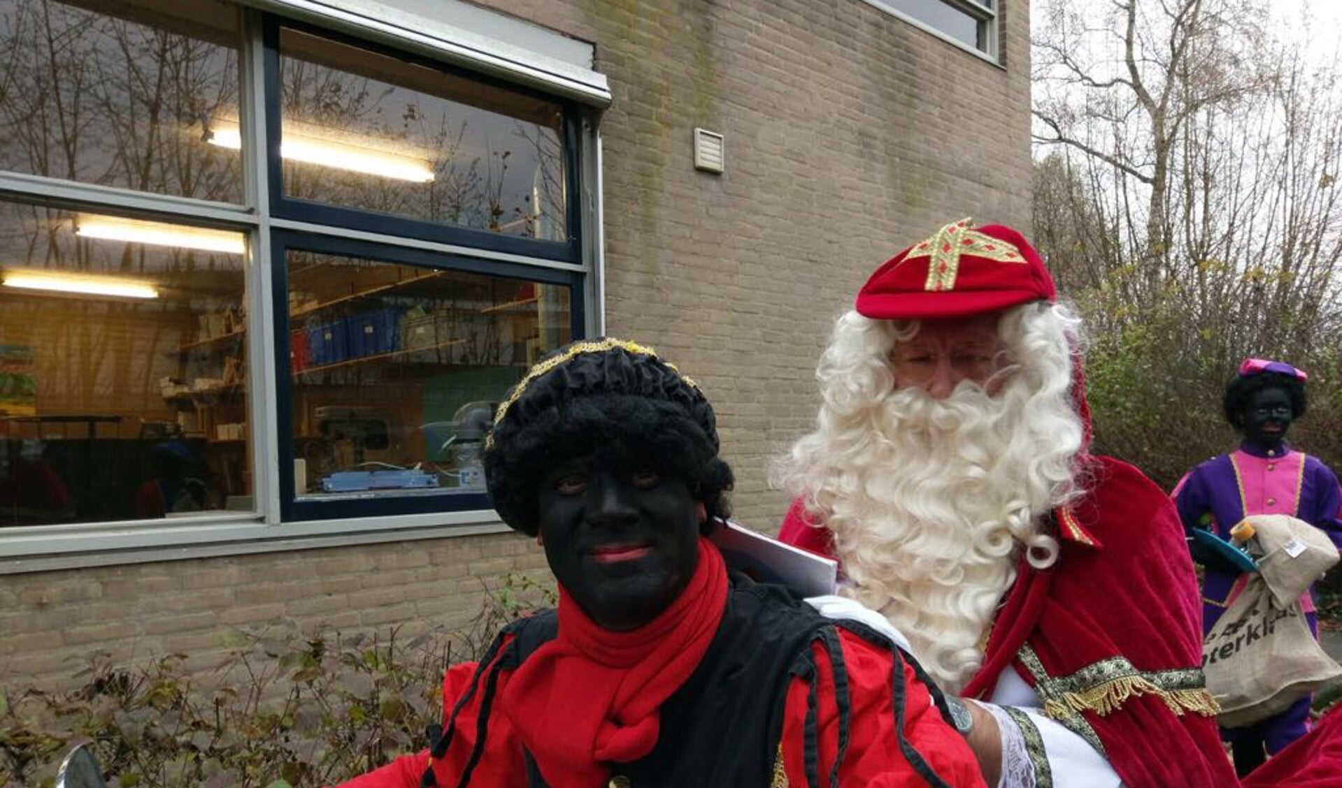 Sinterklaas op de Harley. (foto: Frans van Os)