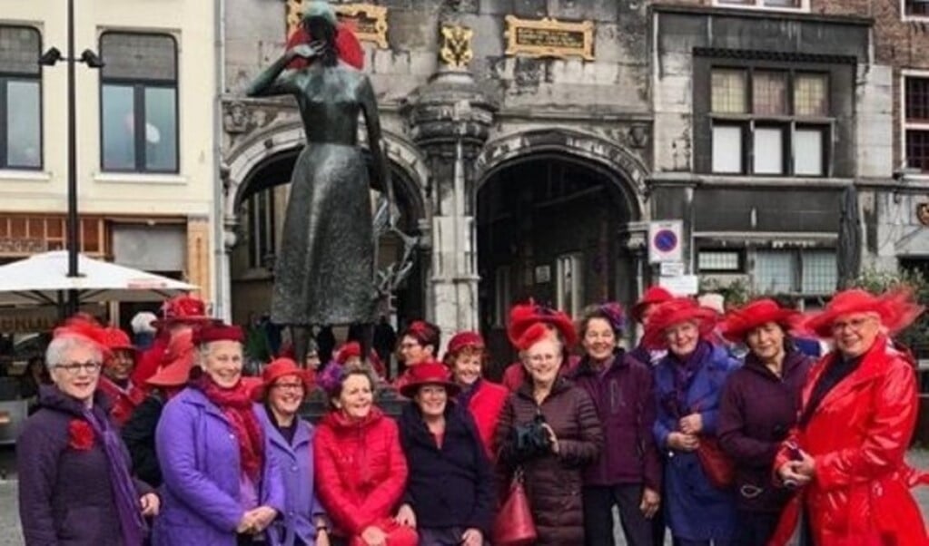 Eind oktober bracht chapter Purple Roses uit Boxtel een bezoek aan Nijmegen. Op het programma een stadswandeling met chapter Rode Marikens van Nimwegen door Nijmegen.

