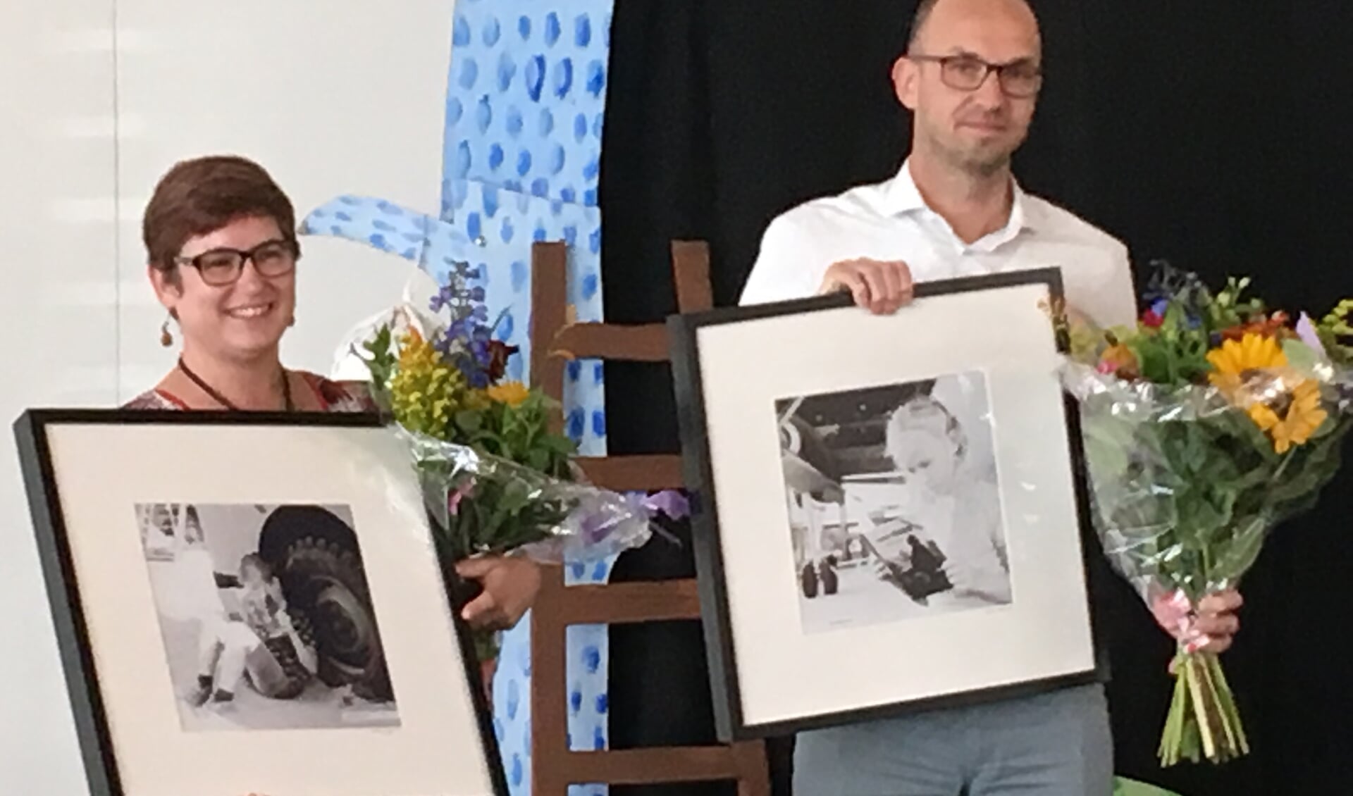 De prijswinnaars Simone Foekens(l) en Rijk Arends (r)