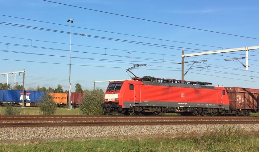 Goederentrein op de Betuwelijn. (foto: Koos Nijssen)