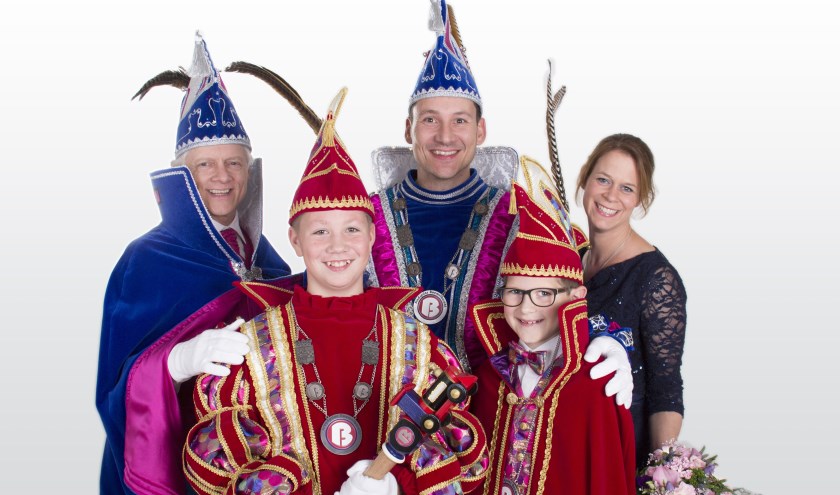 Oud-stadsprins, adjudant, prinses en jeugdprins en zijn adjudant (seizoen 2017-2018). (foto: Emmy Kolkman)