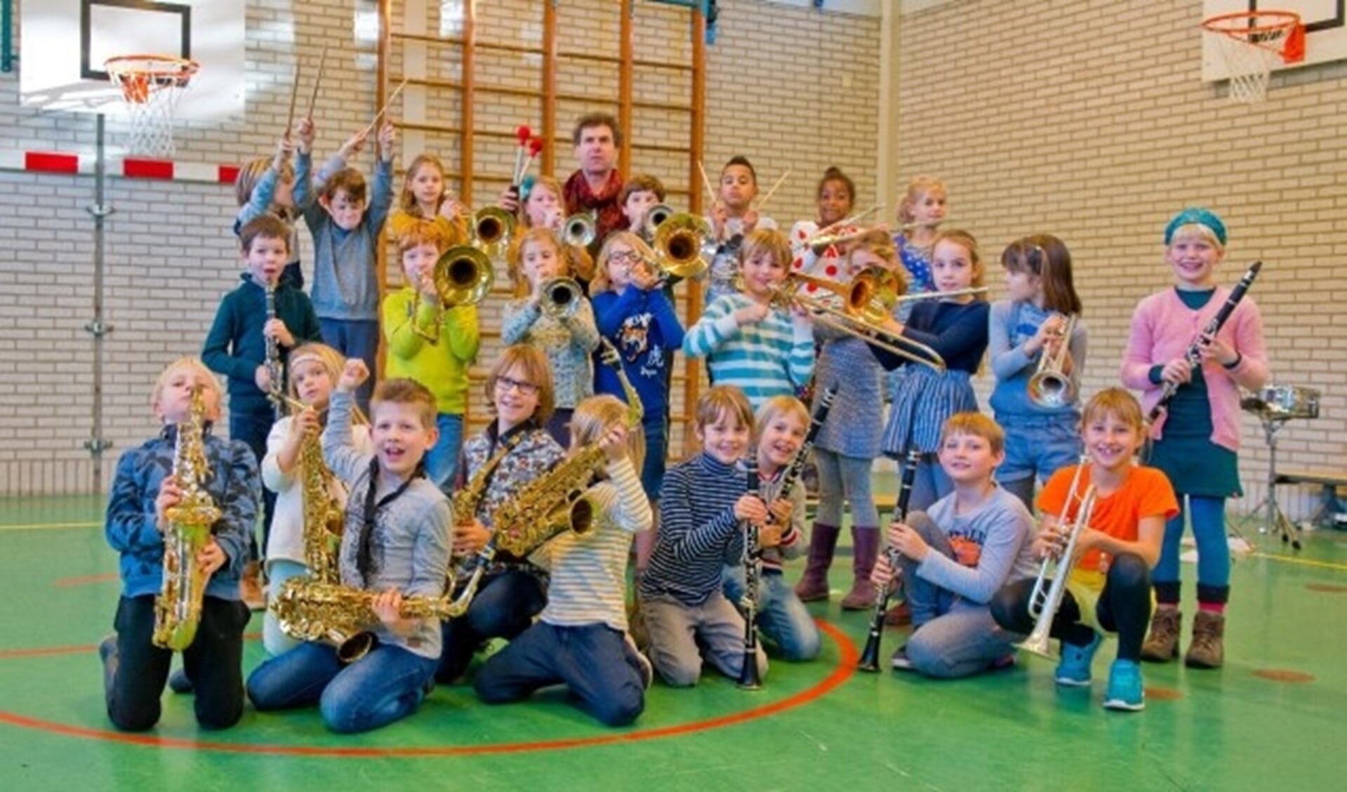 De leerlingen van groep vijf van Vrijeschool Meander leren allemaal een instrument bespelen. (Foto: Maaike van Helmond)