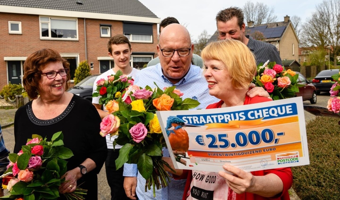 Marijke uit Groesbeek wint 25.000 euro. (Roy Beusker Fotografie)
