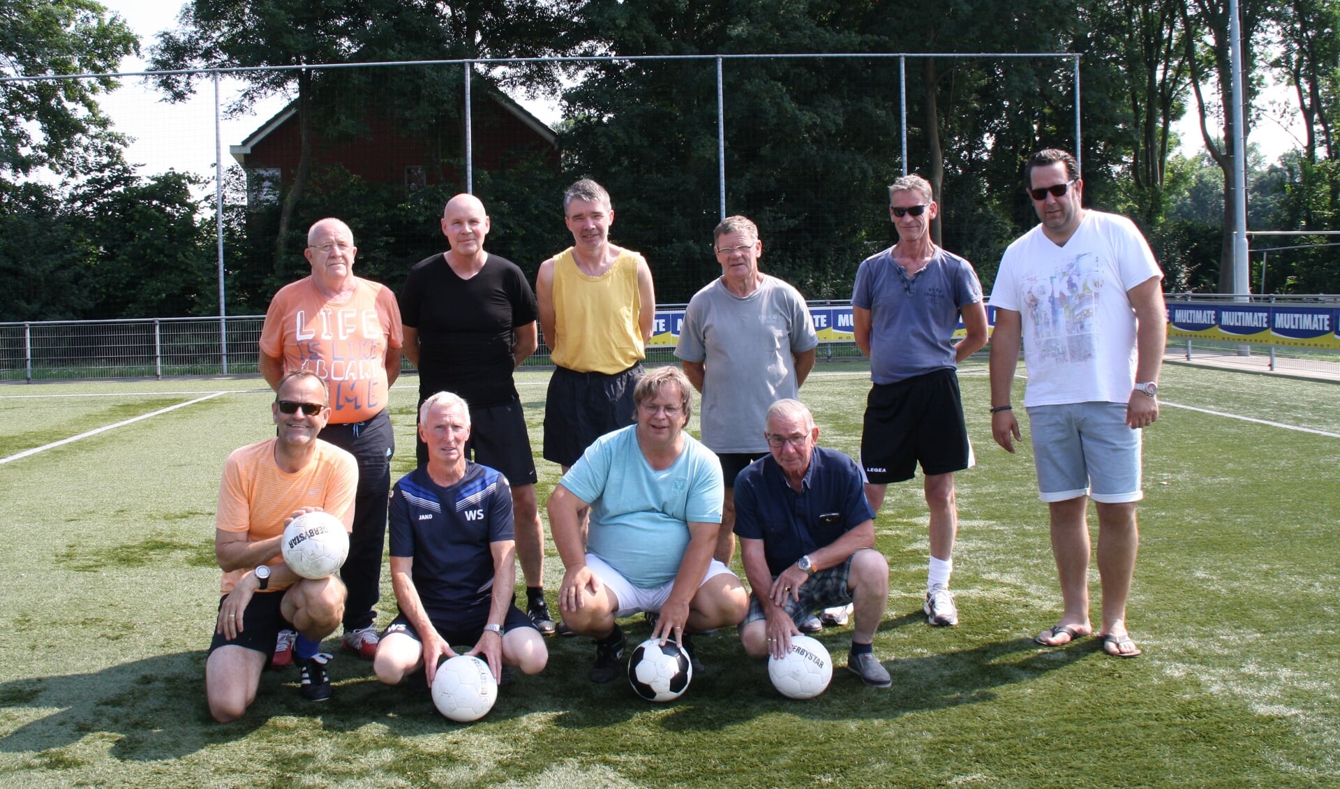 Groepsfoto deelnemers Old Stars Millingen FC