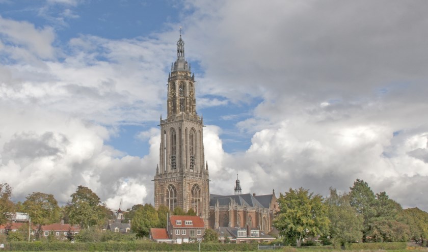 Gezicht op Cunerakerk en Cuneratoren. (foto: Willy Hoorn)