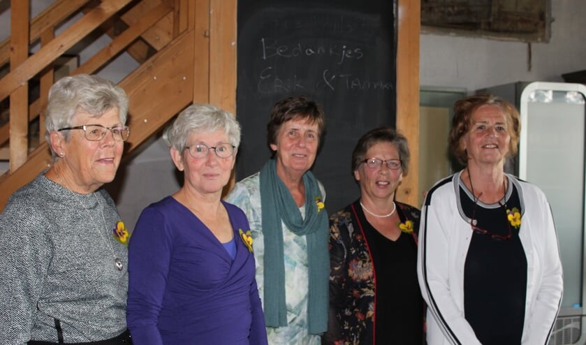 Bestuur Vrouwen van Nu, afdeling Midden-Betuwe. (foto: N. de Snoo)