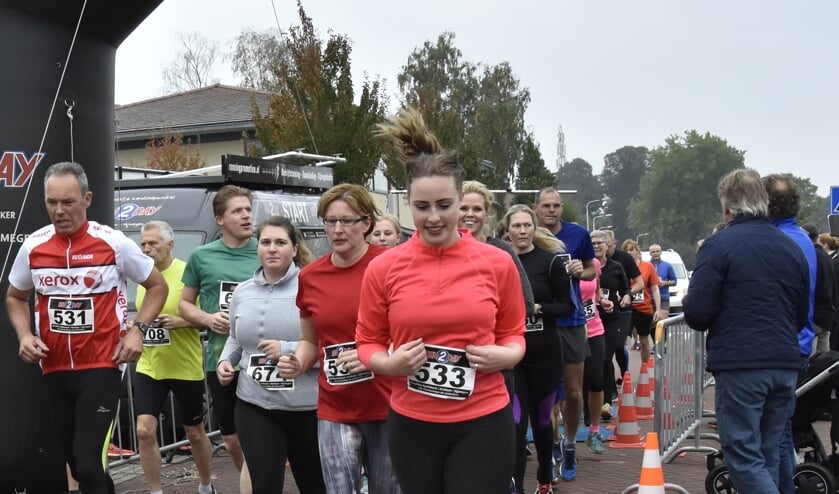 Start van de 5 km. (foto: Gabi van Breenen)