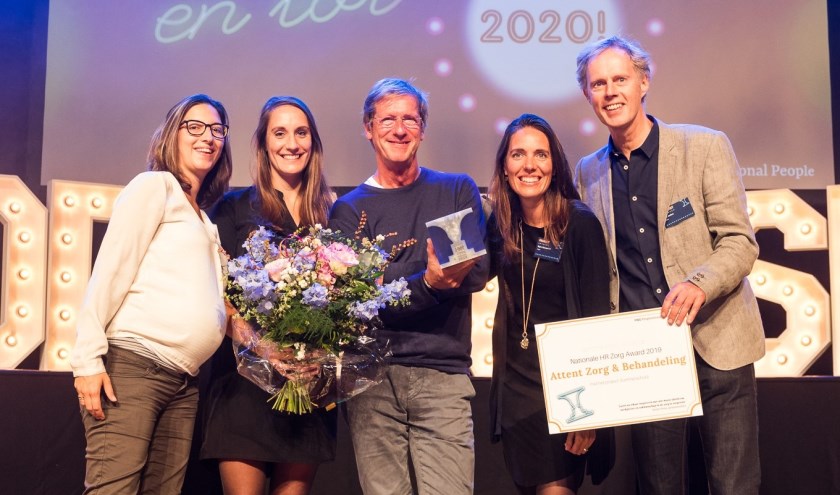 Van links naar rechts: Merel Hoes, Astrid Bolck, Wil Zajdenband, Myke Bonouvrié en Ted Jetten