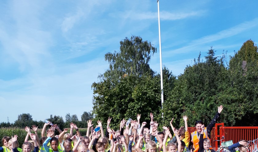 De puzzel is door de kinderen gelegd. Missie volbracht. (foto: Fluvium Openbaar Onderwijs)
