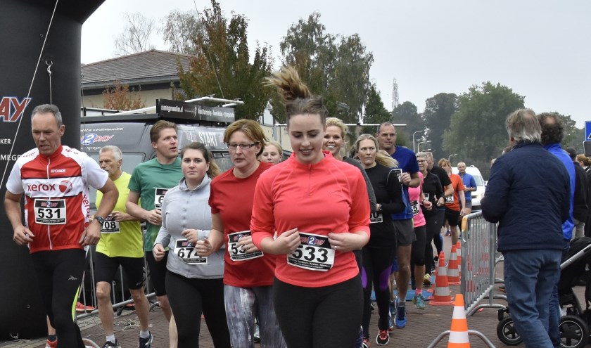 Start van de 5 km. (foto: Gabi van Breenen)