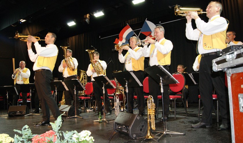 Actiefoto live optreden OgTent 2018. (foto: Addie van de Heijden)