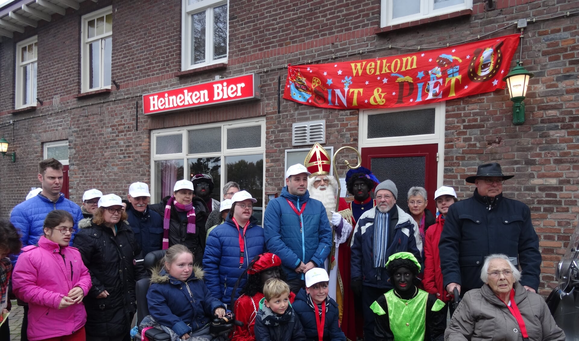Deelnemers Sint-Nicolaaswandeltocht 2018. (foto: Marianne Noort de Vries)