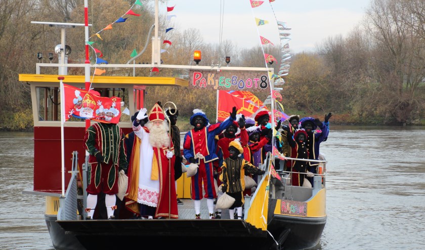 Sinterklaas komt in Westervoort natuurlijk aan met de boot! (foto: Inge van de Weem)