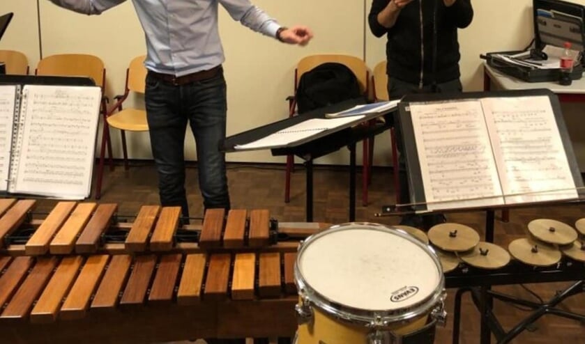Repetitie Casper Traa (l) en Merijn van Haren (r). (foto: Marcel Knuiman)