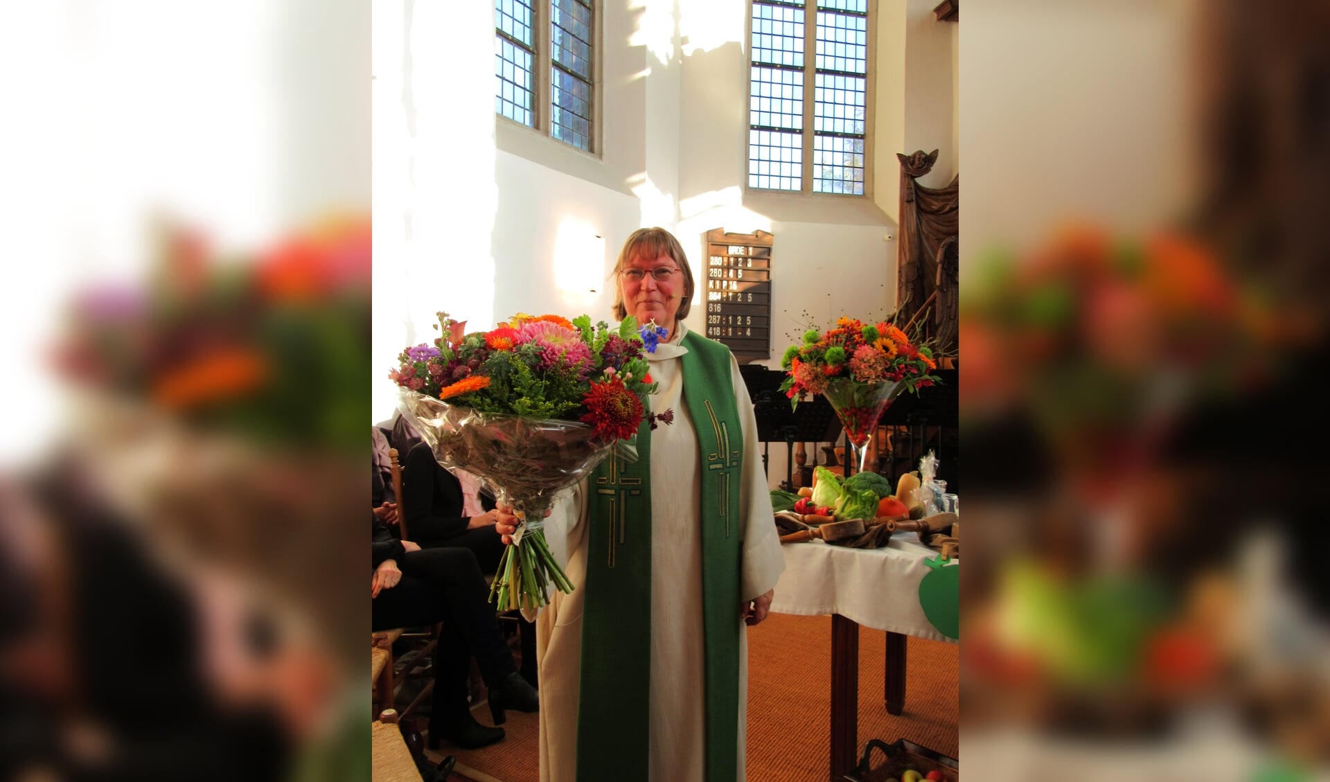 Ds Ella Kamper die haar 25-jarige predikants-jubileum viert. (foto: Louisa Griffioen)