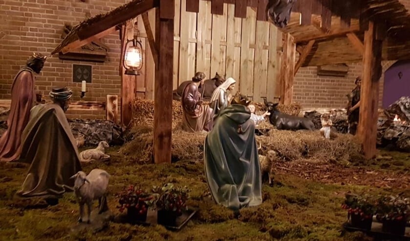 Kerststal in kerkgebouw. (foto: Kerk Huissen centrum)