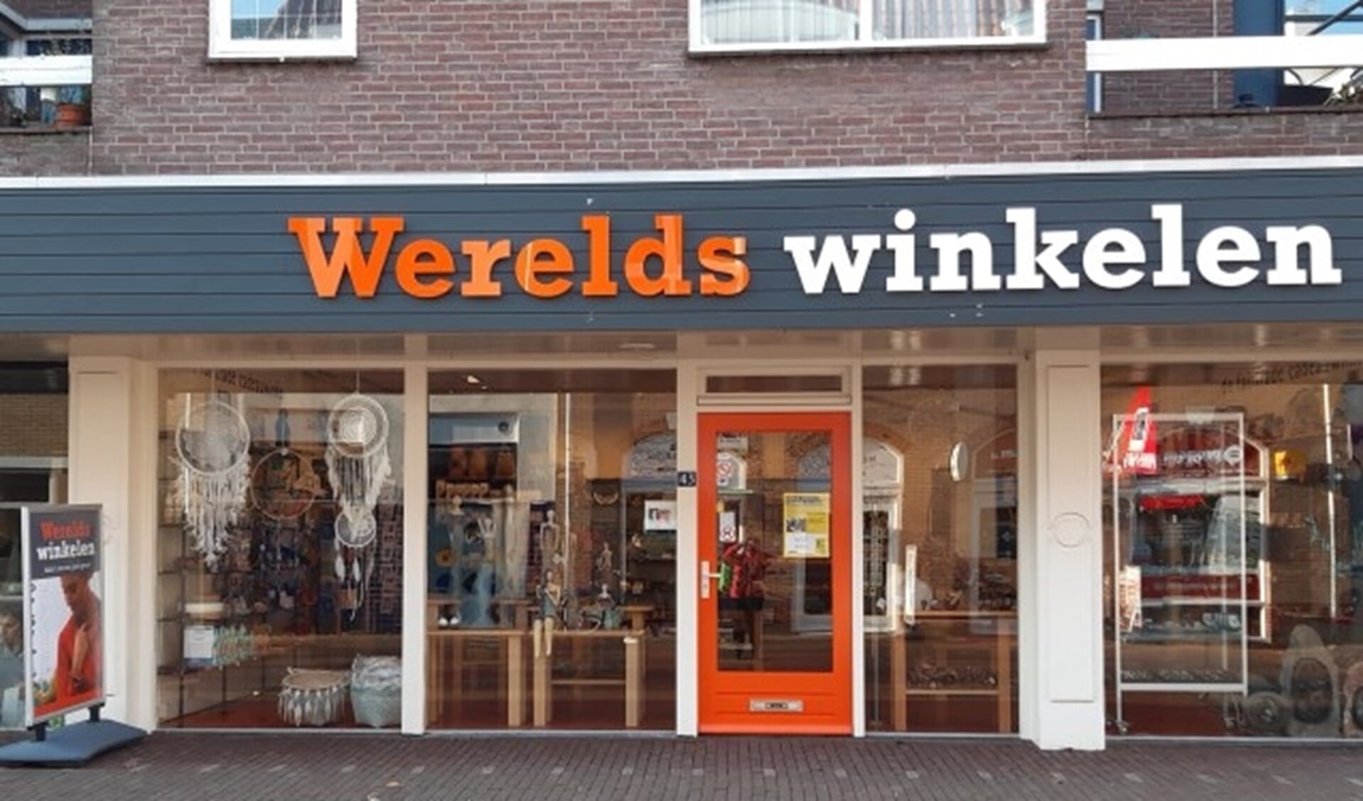 De Wereldwinkel in Zevenaar heeft een kleine metamorfose ondergaan. (foto: W. Kniest)