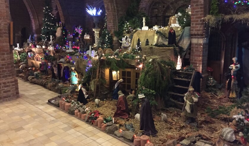 Een deel van de kerststal in de Zandse Kerk. (foto: archief Zandse kerk)