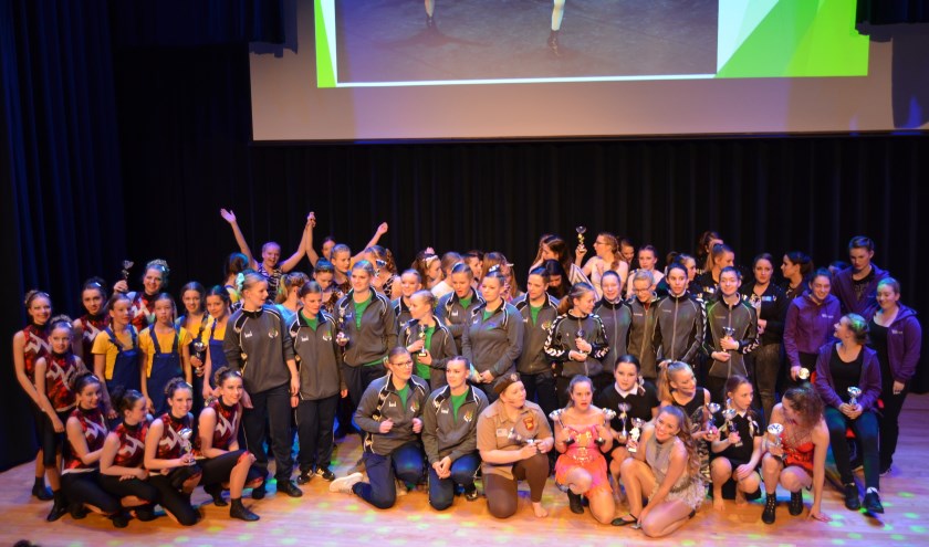 Groepsfoto Dansgala Lingewaard 2018. (foto: Loes Bouwens)