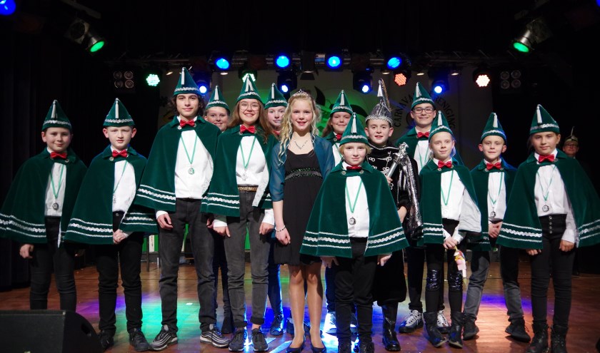 Jay de Partyknaller met prinses Esmee en de Jeugdraad. (foto: Hoffotograaf Peter Ariese)