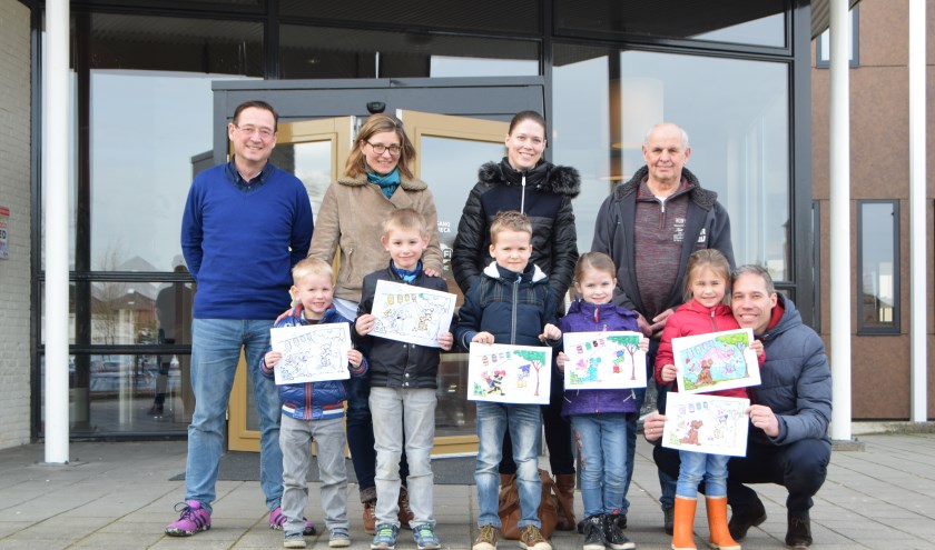 Winnaars met aanhang en Oranje Comité. (foto: John Regensburg)