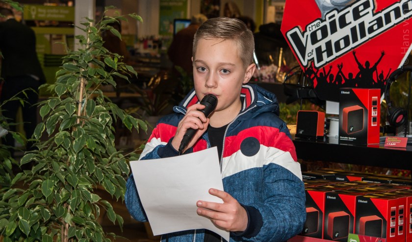 Finn Spijker (11 jaar) wint gedichtenwedstrijd Meest Poëtische Heumie 2019. (foto: Hans van Wijk)