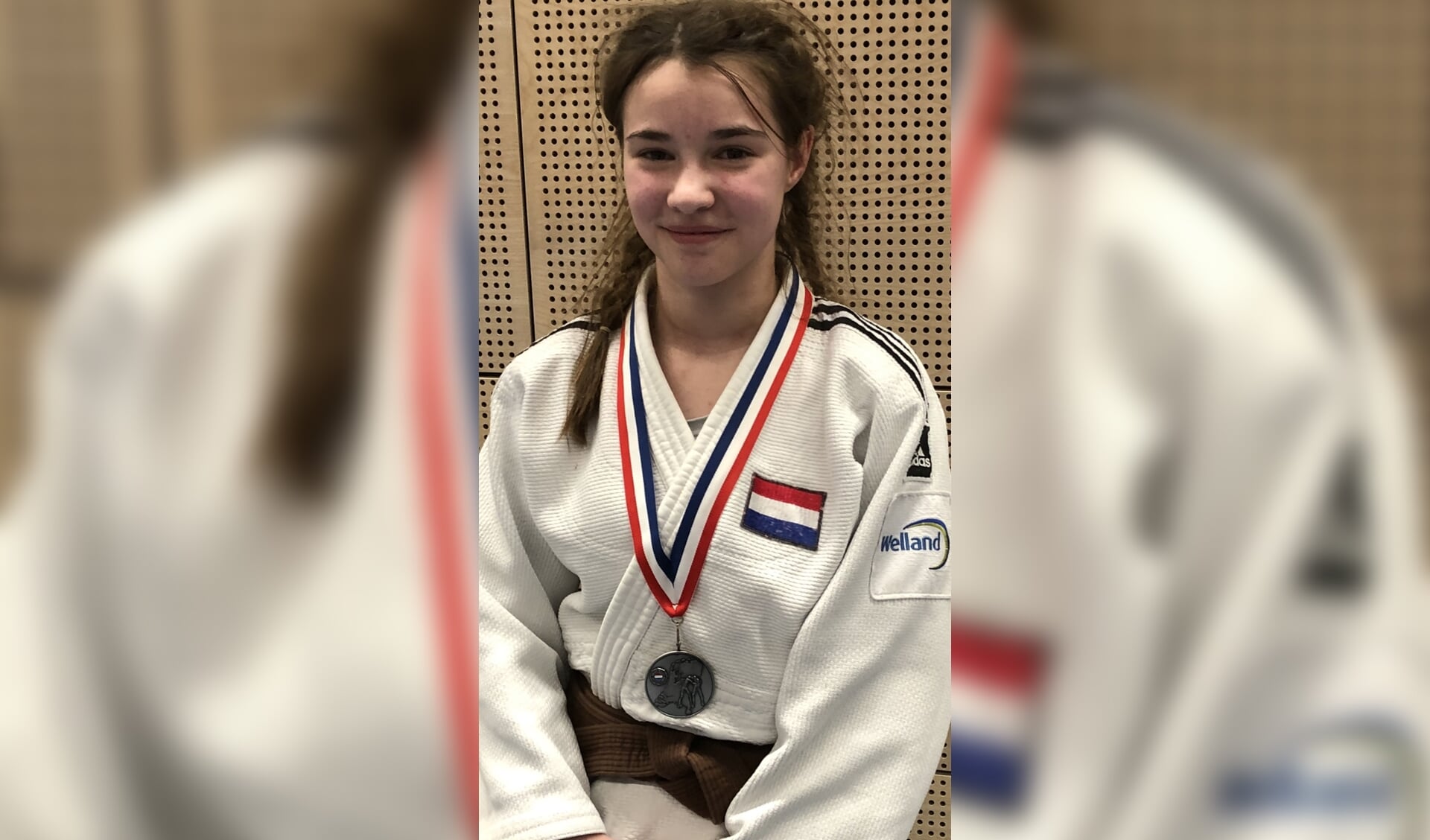 Mirthe van Kerkhof met haar vijfde NK -medaille. (foto: Michiel van Kerkhof)