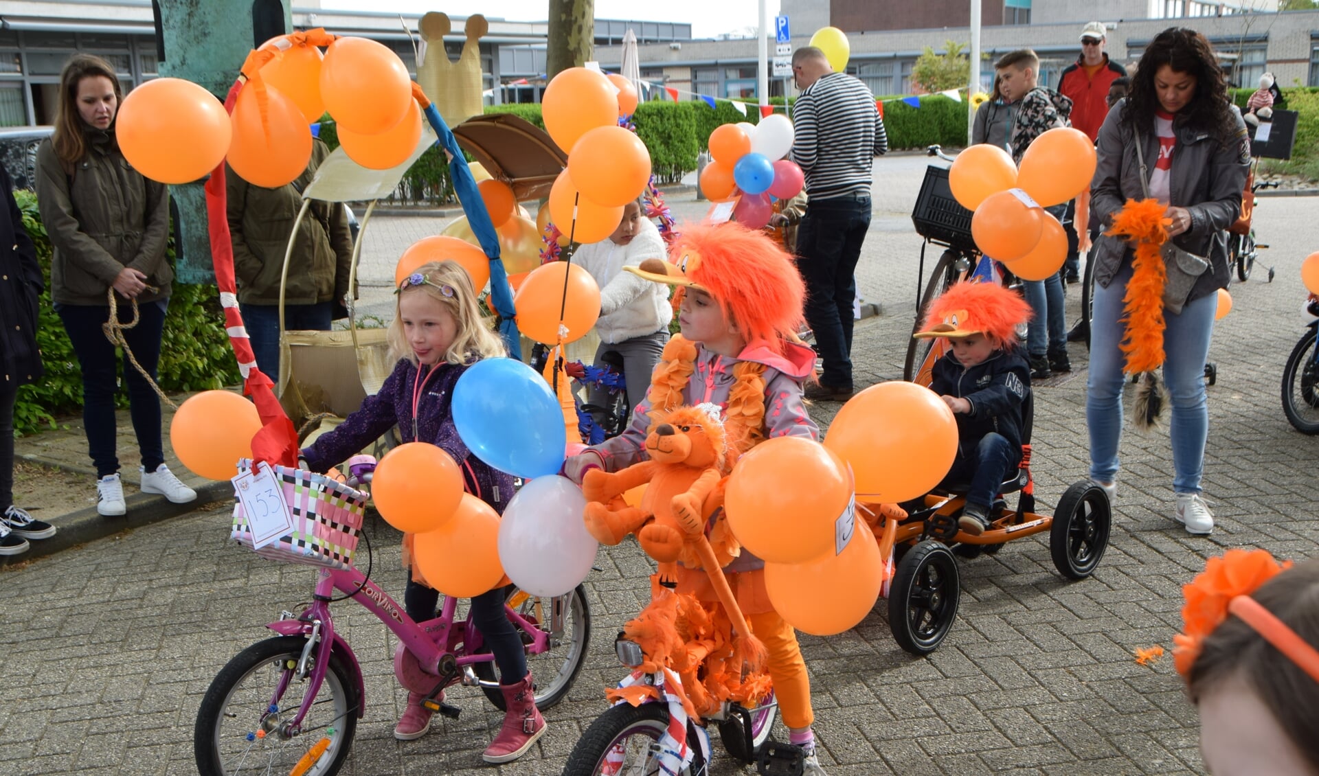 Deelnemers fietsoptocht 2018. (foto: John Regensburg)