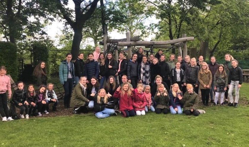 Groepsfoto jeugdkamp Groesbeeks Glorie. (foto: Lobke Elbers)