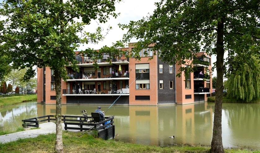 Er mag alleen vanaf de Baron van Spittaellaan worden gevist. (foto: Sjaak Veldkamp)