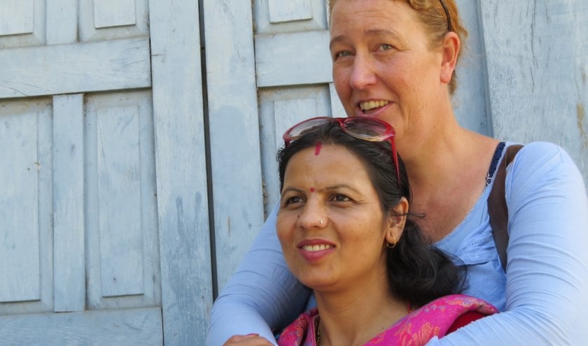 Inge Hoogesteger in Nepal. (foto: medewerker Inge Hoogesteger)