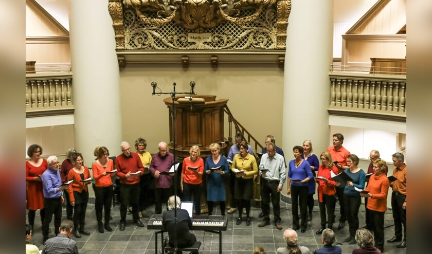 CantAnimus tijdens de 1e Ver-toon-ing in de Koepelkerk. (foto: Gerrie Muller)