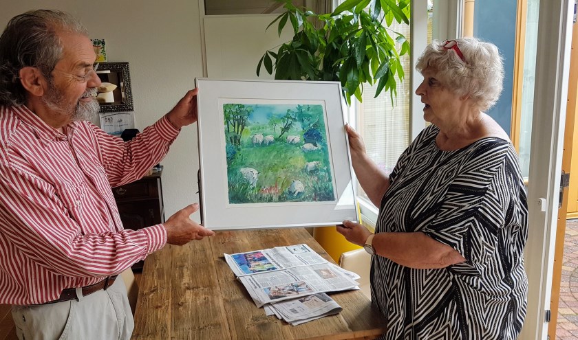 Prijsuitreiking aquarel aan mevrouw Muhlradt in Bemmel. (foto: Verstappen)