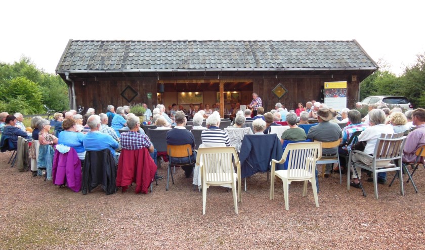 Dialectavond op landgoed Kotmans. (foto: Ine Uwland)
