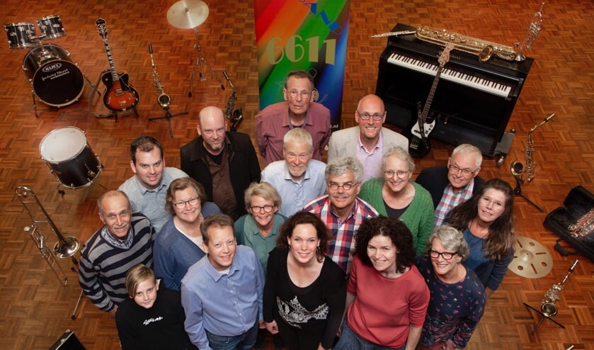 Bigband 6611 en hun instrumenten.