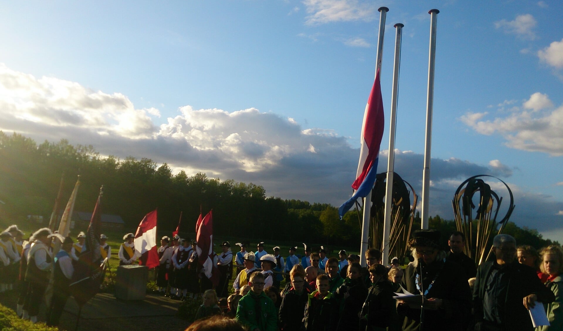 4 mei herdenking in Overassselt. (foto: Marjolein Pieks)