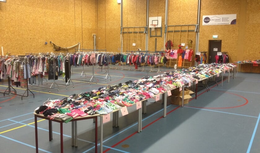 Ruime keuze aan kleding op de kinderkledingbeurs! (foto: Kinderkledingbeurs)