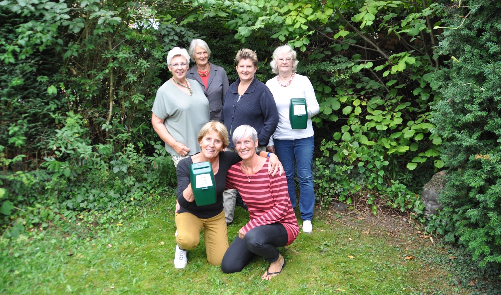Een deel van het enthousiaste team, dat zich gaat inzetten voor de jaarlijkse collecte van Alzheimer Nederland. (foto: Wilma Drager-Visee)