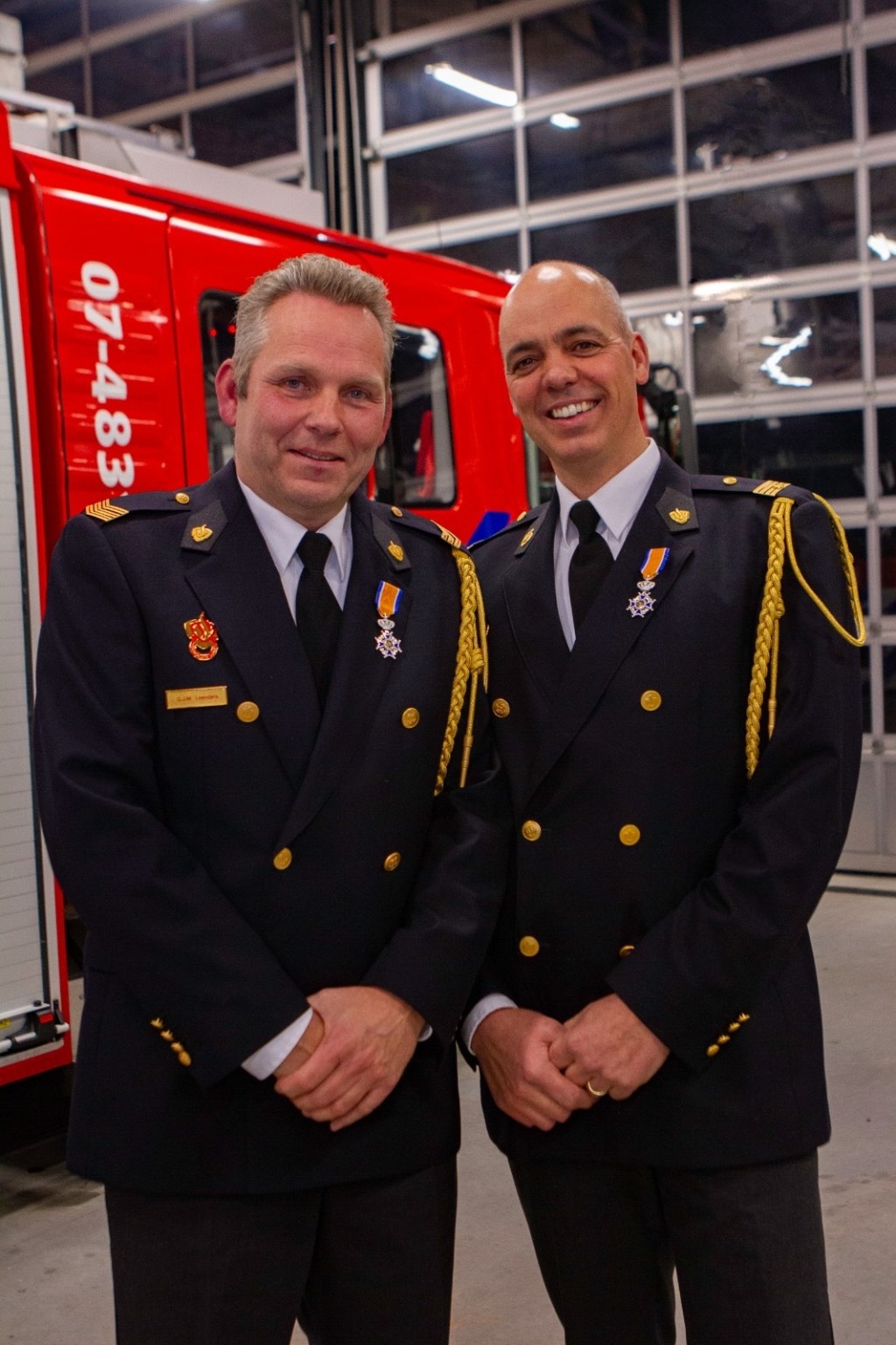 Gérard Leenders en Toine Knipping. (foto: Brandweer Bemmel)