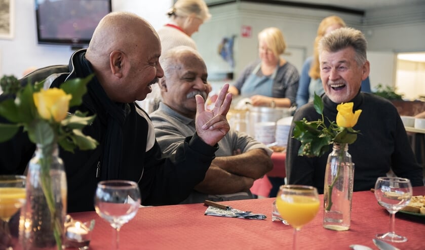 Soeptafel 29-11-2019 bij stichting Maluku. (foto: Jet Bouwmans)