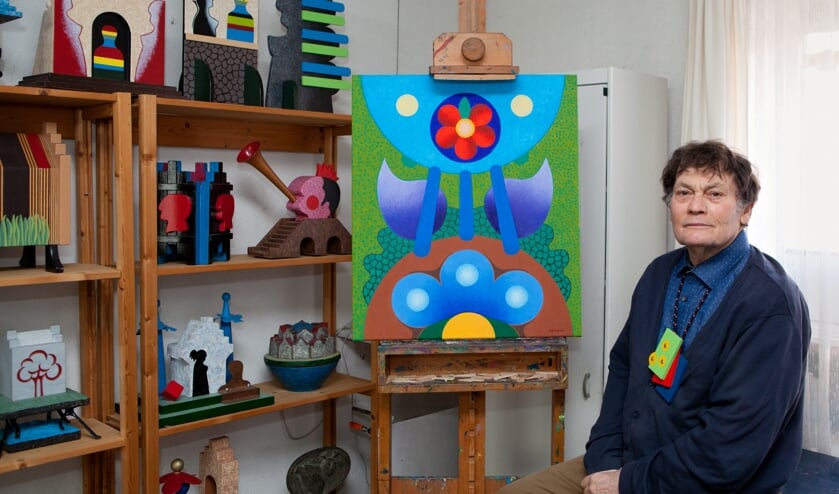 Kunstenaar Henk van de Vis in zijn atelier. (foto: Jessica van Roekel)