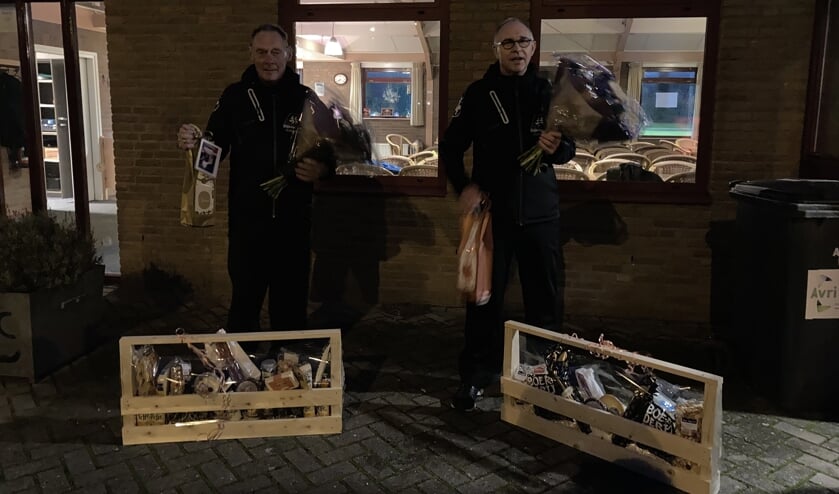 <p>Trainers Henk en Bert. (foto: De Dijkrunners)</p>