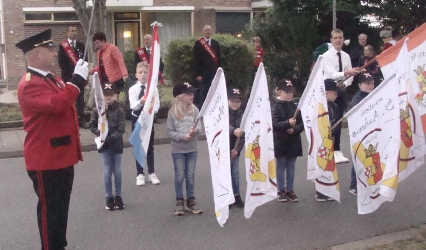 De aspirant vendeliers, met hun commandant Maurice Visser. (foto: Kitty Visser)