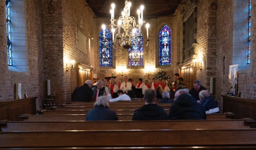 <p>interieur kerk Hemmen (voor coronatijd). (foto: Johan Swaneveld)</p>