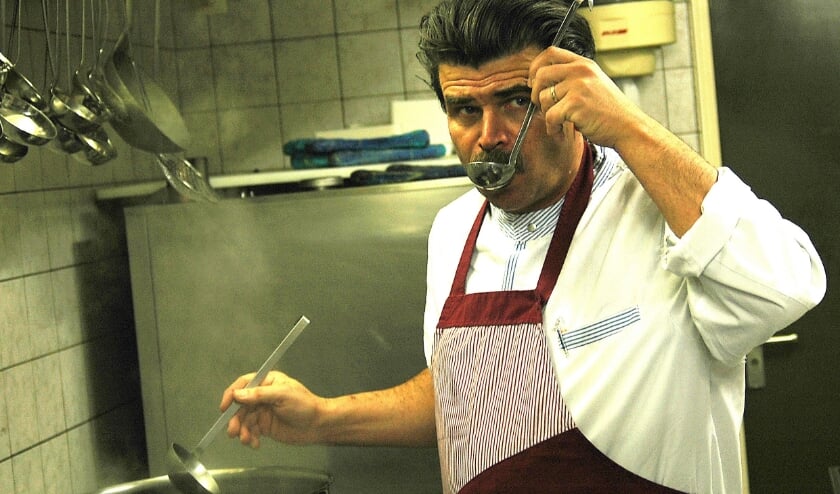 <p>Chefkok Cees zal de drukte in goede banen leiden.</p>
