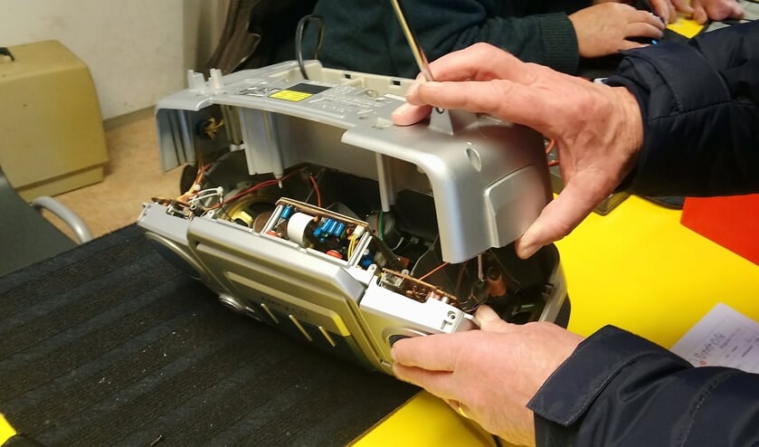 <p>(foto: Repaircafé Rhenen)</p>