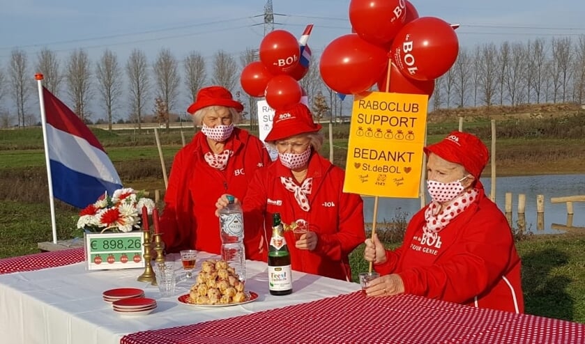 <p>Een heel klein buitenfeestje.</p>