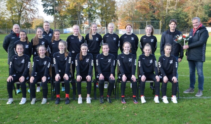 <p>Sponsor De Lingehoeve. (foto: Theo Hoogendorp)</p>