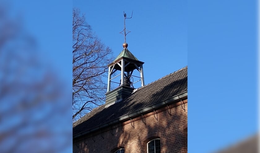 <p>Klokkentoren protestantse kerk Angeren. (foto: Els de Clercq)</p>