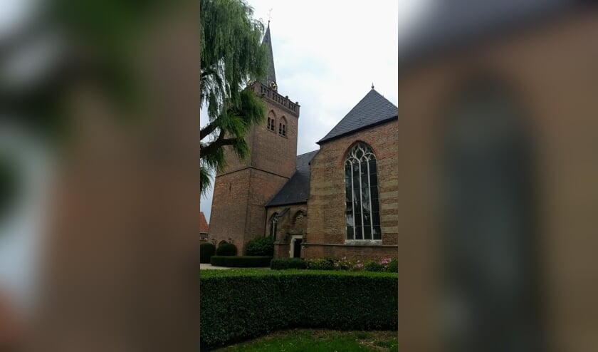 <p>Dorpskerk Opheusden. (foto: Bart van Kleef)</p>